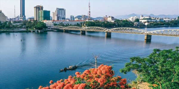 Sông Hương và cầu Trường Tiền Huế xinh đẹp