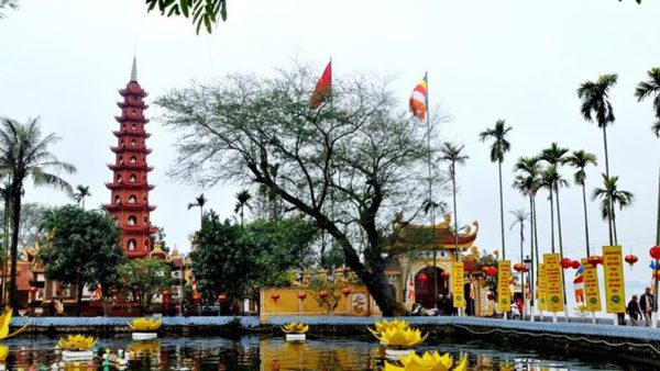Vãn cảnh chùa Trấn Quốc mang giá trị văn hóa tâm linh sâu sắc