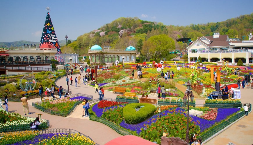 Công viên giải trí Everland rực rữ sắc màu 