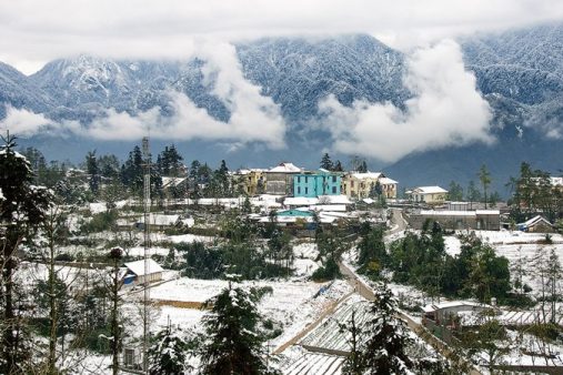 Tuyết phủ trắng Sapa