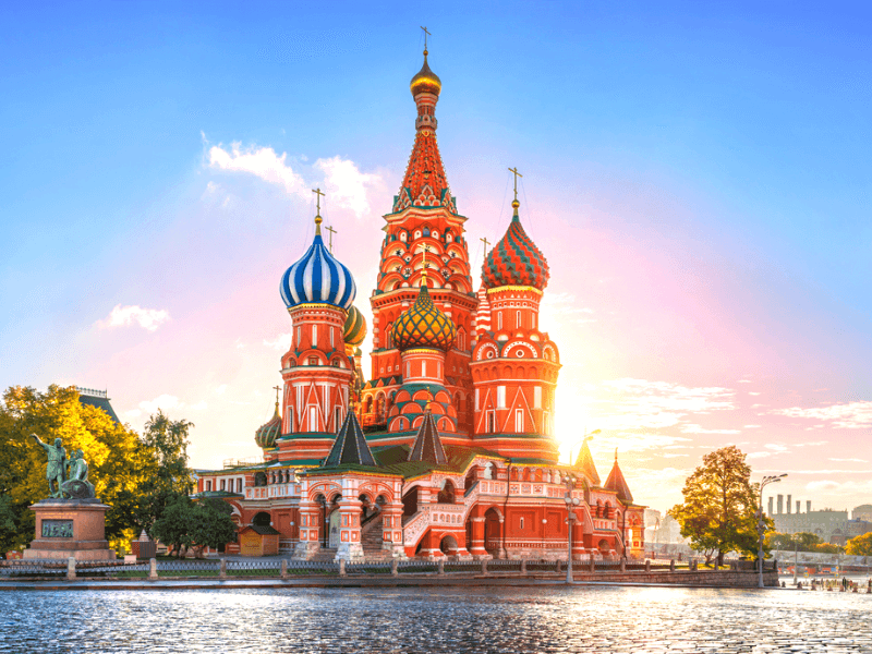 Nhà thờ thánh Basil công trình kiến trúc nổi tiếng và biểu tượng của Moscow