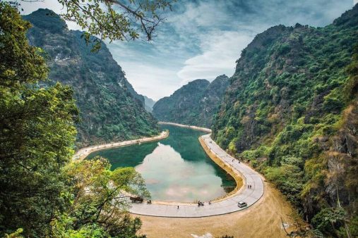 Khung cảnh thơ mộng tựa như ốc đảo riêng biệt của Tuyệt Tịnh Cốc