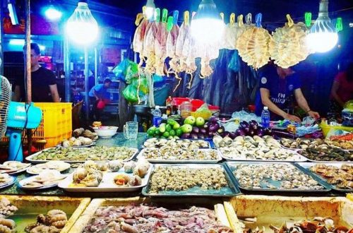 Hải sản tươi ngon, đa dạng tại chợ đêm Sầm Sơn.