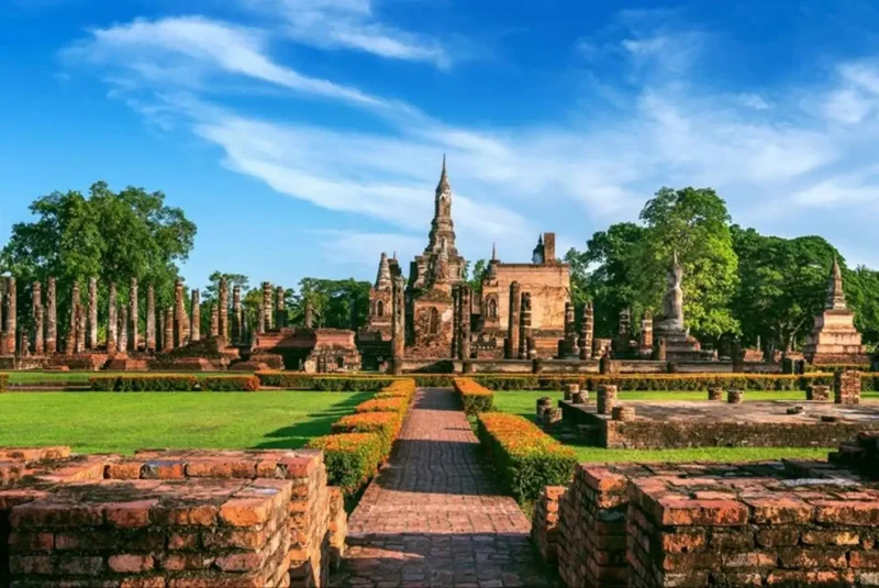 Sukhothai - Top 10 địa điểm du lịch Thái Lan Hot nhất Xứ sở Chùa Vàng.