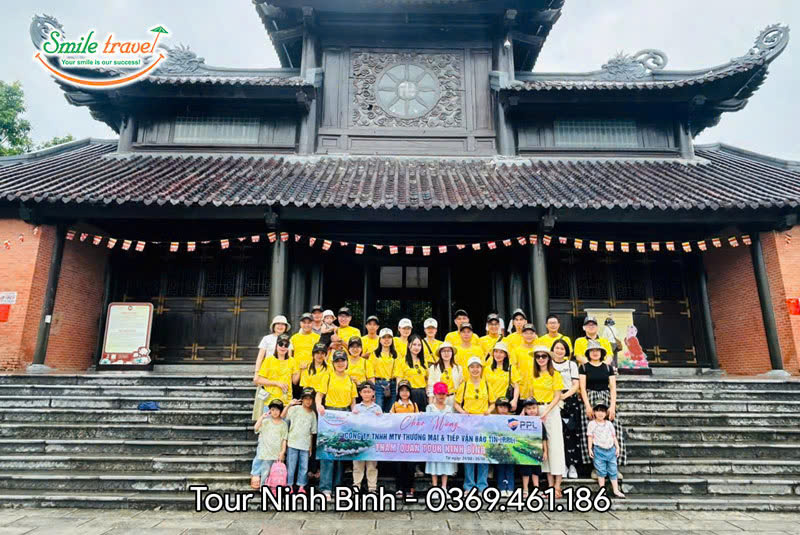 Đoàn công ty PPL đi tour du lịch Ninh Bình của Smile Travel