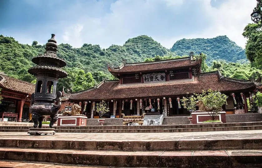 Chiêm bái chùa Thiên Trù linh thiêng