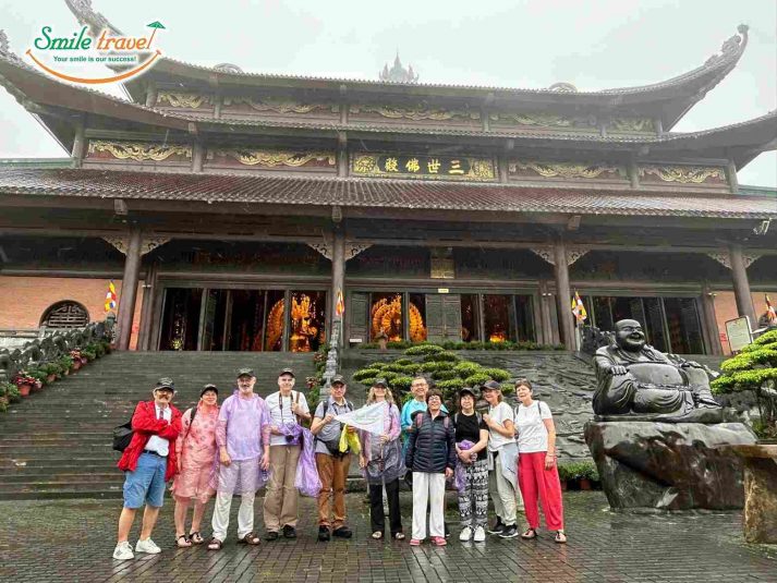 Smile Travel đưa đoàn đi tour Ninh Bình tham quan chùa Bái Đính