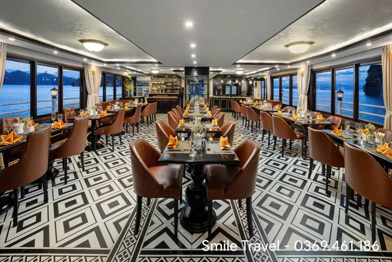 Nhà hàng bày trí cao cấp