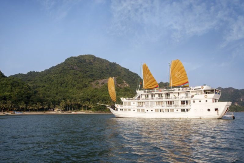 Du thuyền Hera Classic Boutique Cruise 5 sao 