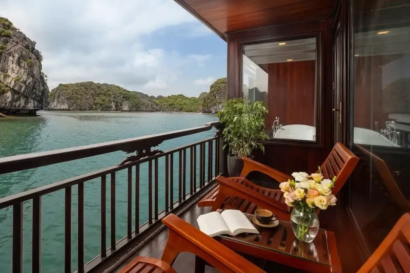 Ban công ngắm trọn vẻ đẹp vịnh siêu chill