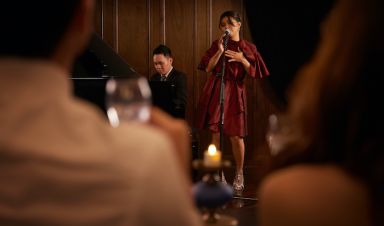 Tận hưởng không gian lãng mạn với những màn trình diễn tuyeeft vời