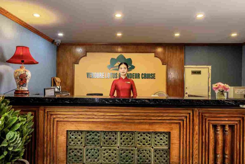 Du thuyền 5 sao Verdure Lotus Grandeur Cruise