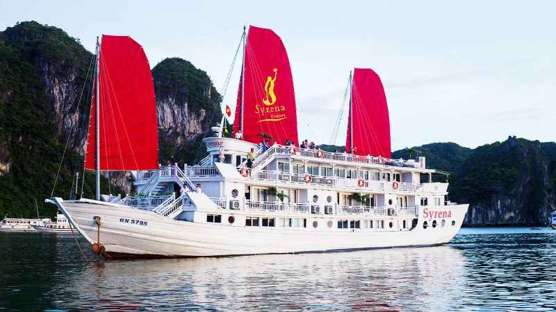 Du thuyền 4 sao Syrena Cruises