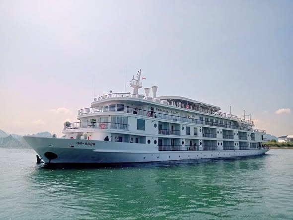 Du thuyền Paradise Legacy Cruise 5 sao 