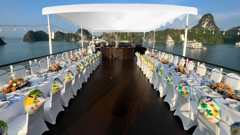 Sundeck rộng rất lí tưởng cho các chương trình sự kiện, gala hoành tráng