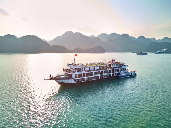 Toàn cảnh du thuyền Mira Of The Sea Cruise 5 sao