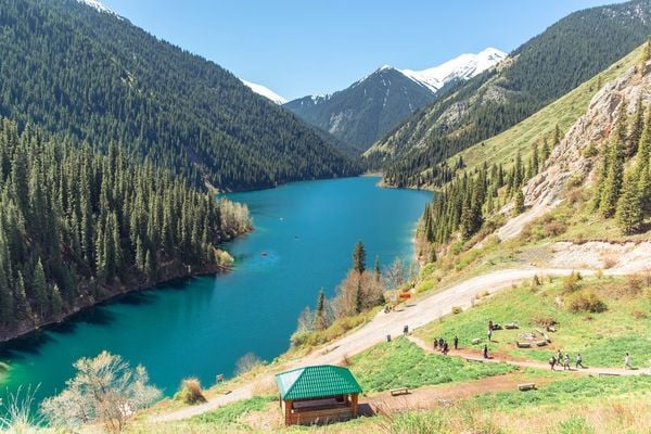 Thăm Kolsai Lakes (hồ Kolsai dưới) – “Ngọc trai của Thiên Sơn Bắc”