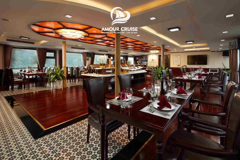Thưởng thức ẩm thực thượng hạng trong không gian cao cấp 