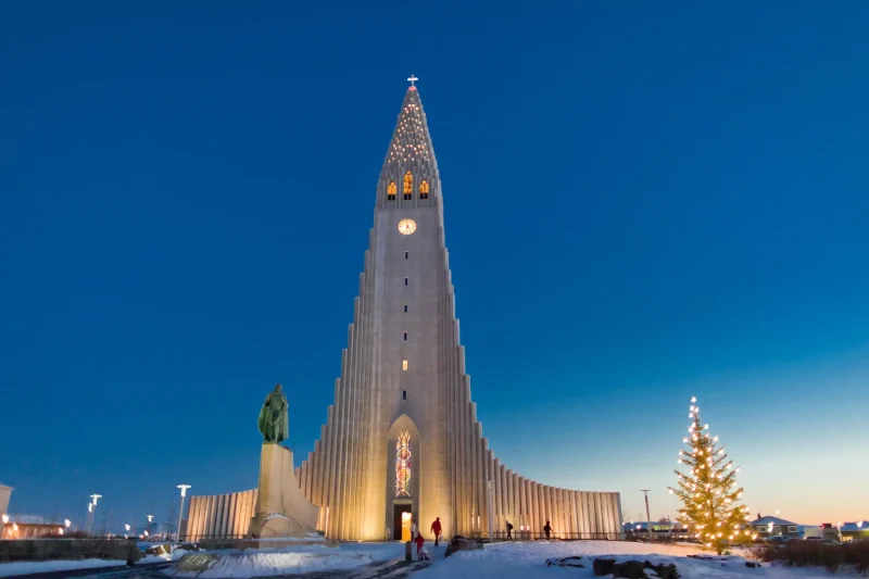 Nhà thờ Hallgrímskirkja - Biểu tượng kiến trúc nổi tiếng của Reykjavik