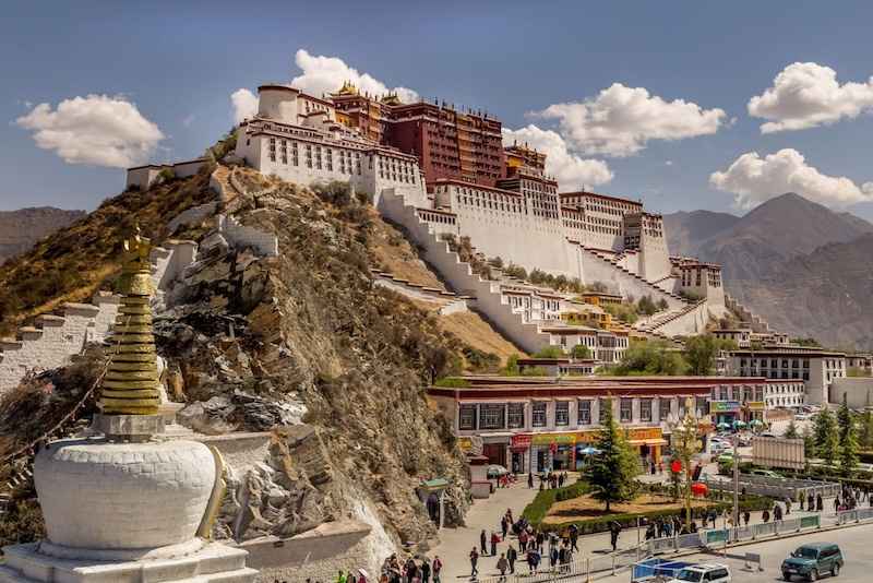 Cung điện Potala – kiệt tác kiến trúc xây dựng trên núi Hồng Sơn