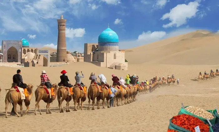 Tour Trung Á khám phá con đường tơ lụa