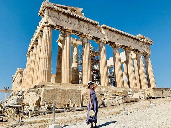 Parthenon - công trình nổi tiếng được xây dựng để thờ nữ thần Athena