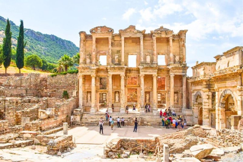 Ephesus – một trong những thành phố cổ nổi tiếng nhất khu vực Địa Trung Hải