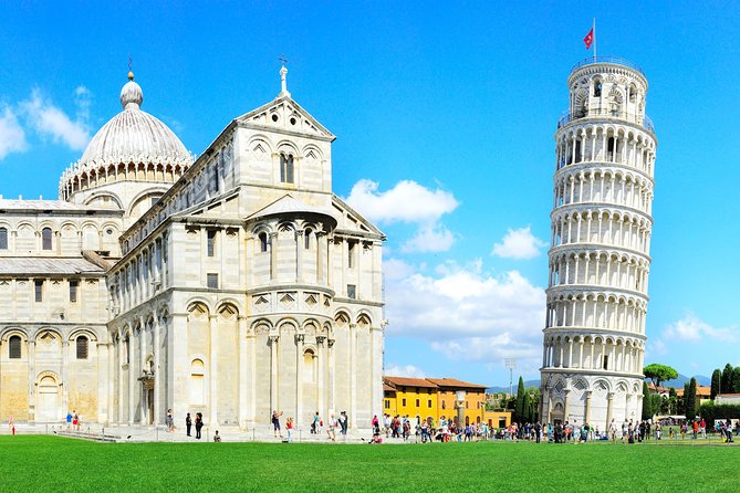 Check in tháp nghiêng Pisa